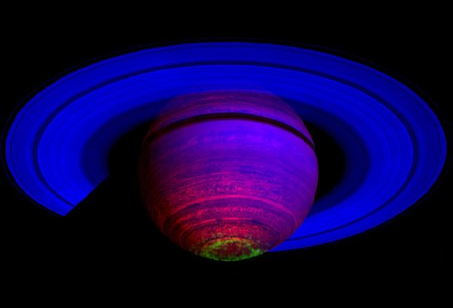 土星のオーロラはどんな色をしているの 惑星ナビ