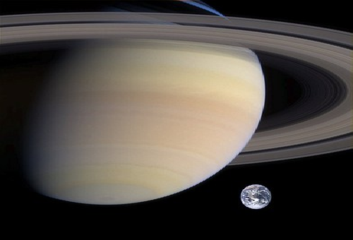 土星 距離 光年